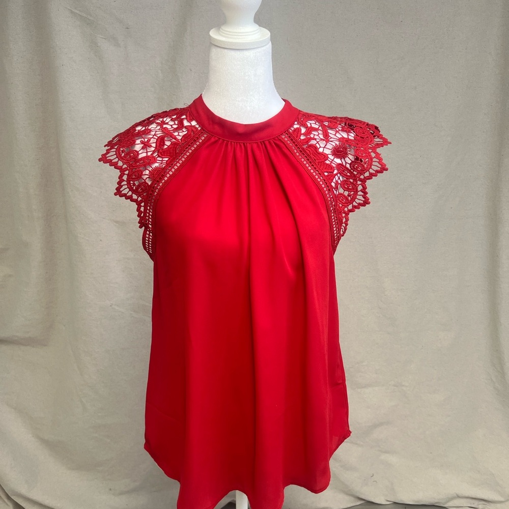 Red Lace Sleeve Top Crew Neck Blouse‎ Sz M Feminine Preppy Summer Coquette